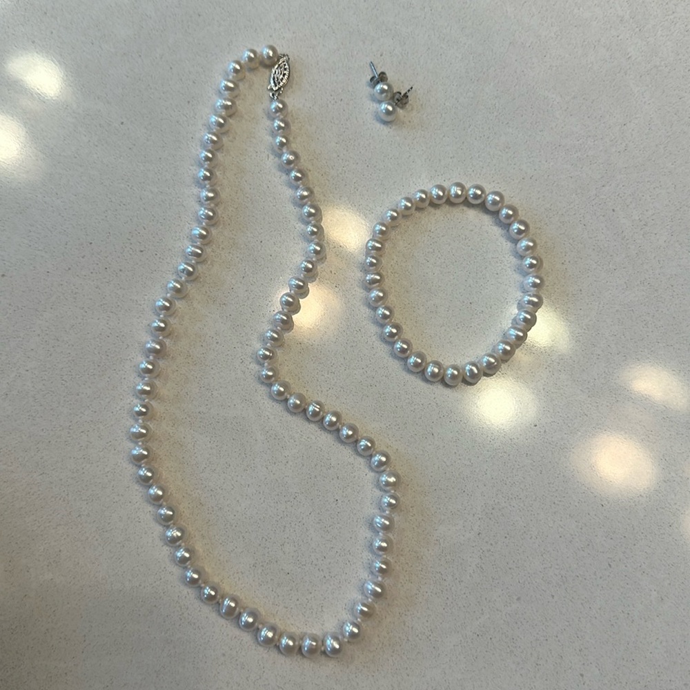 Kay jewelers, necklace, bracelet, earrings, set of pearls
